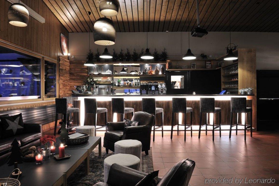 Saanewald Lodge Saanenmöser エクステリア 写真